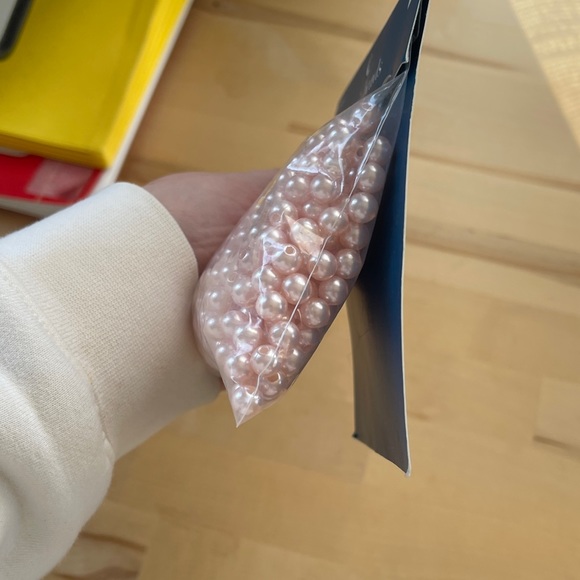 NWT 8mm Light Pink Round Plastic Pearl Beads 360pc by hildie & jo - Picture 2 of 9